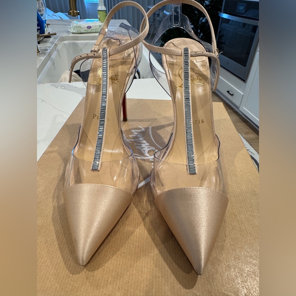 Christian Louboutin Nosy strass nude satin 39.5